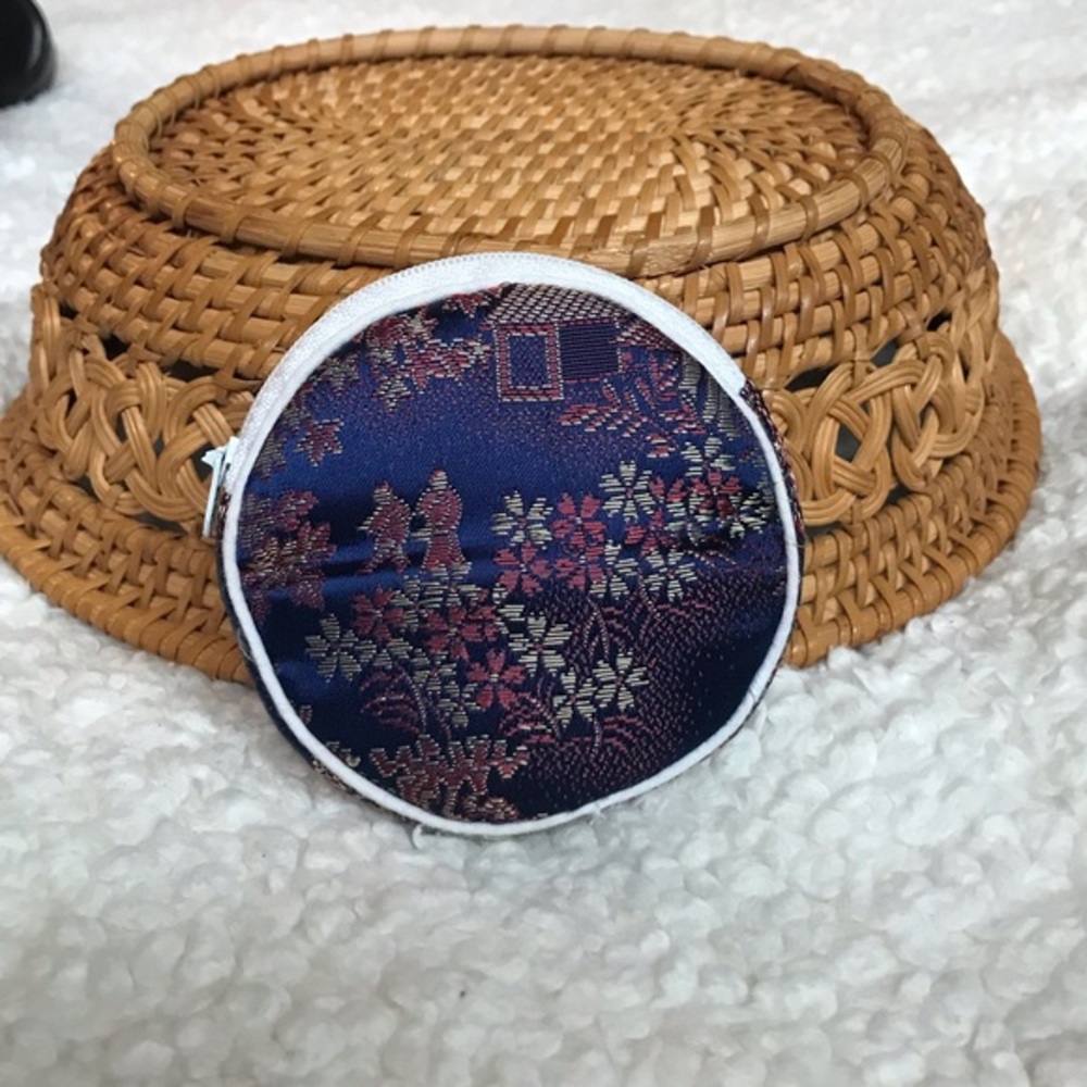 ⭐FREE WITH BUNDLE PURCHASE🎁 floral coin purse✨